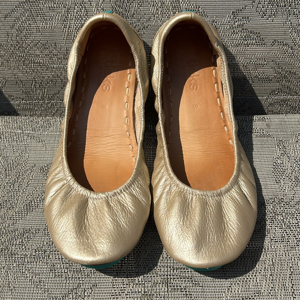 💛 Metallic Champagne Tieks size 8 - Picture 2 of 6